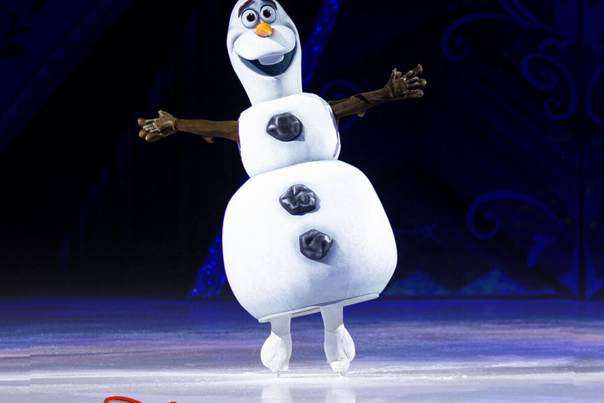 The%20snowman%20from%20Disney%27s%20Frozen%20is%20ice%20skating%20and%20a%20message%20for%20a%2025%25%20discount%20is%20below%20him%2E